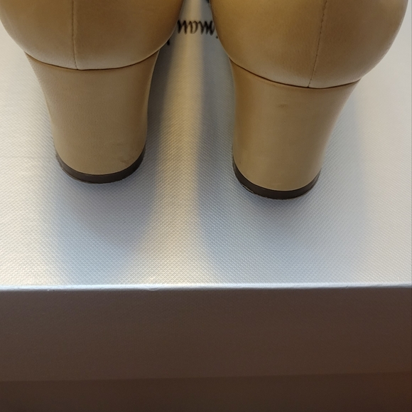 Valentino "Miss V" Signature Heels Size 7 - Picture 6 of 11